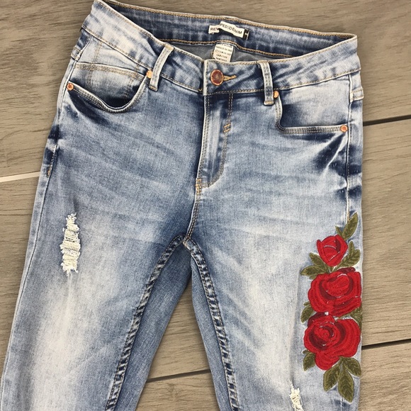 Revamped denim cropped jean embroidered roses 00 - Picture 12 of 12